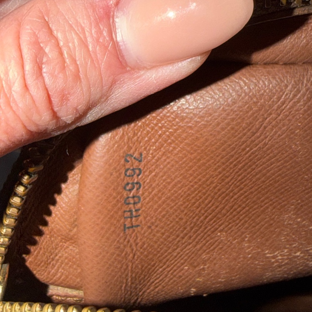 Authentic Louis Vuitton Monogram Amazon crossbody - Picture 12 of 13